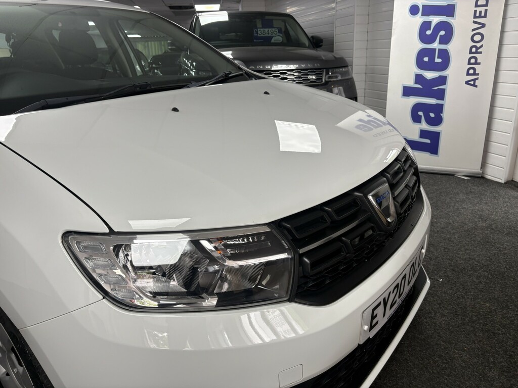 Dacia Sandero Essential White #10