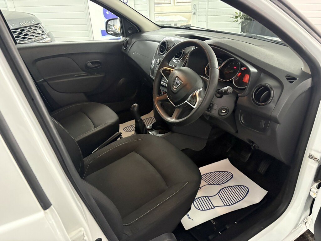 Dacia Sandero Essential White #23