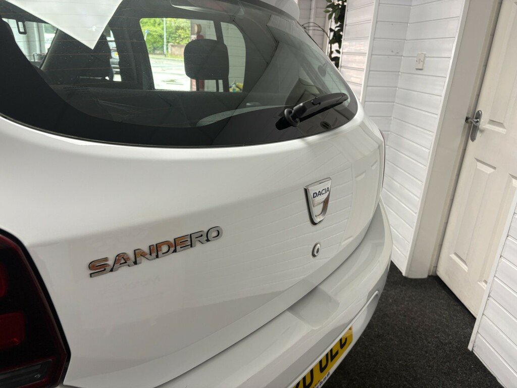 Dacia Sandero Essential White #17