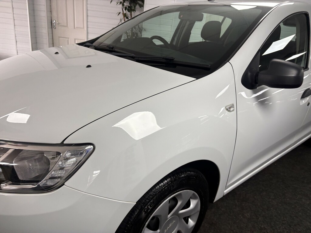Dacia Sandero Essential White #21