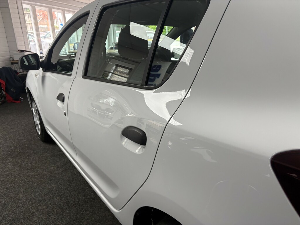 Dacia Sandero Essential White #18