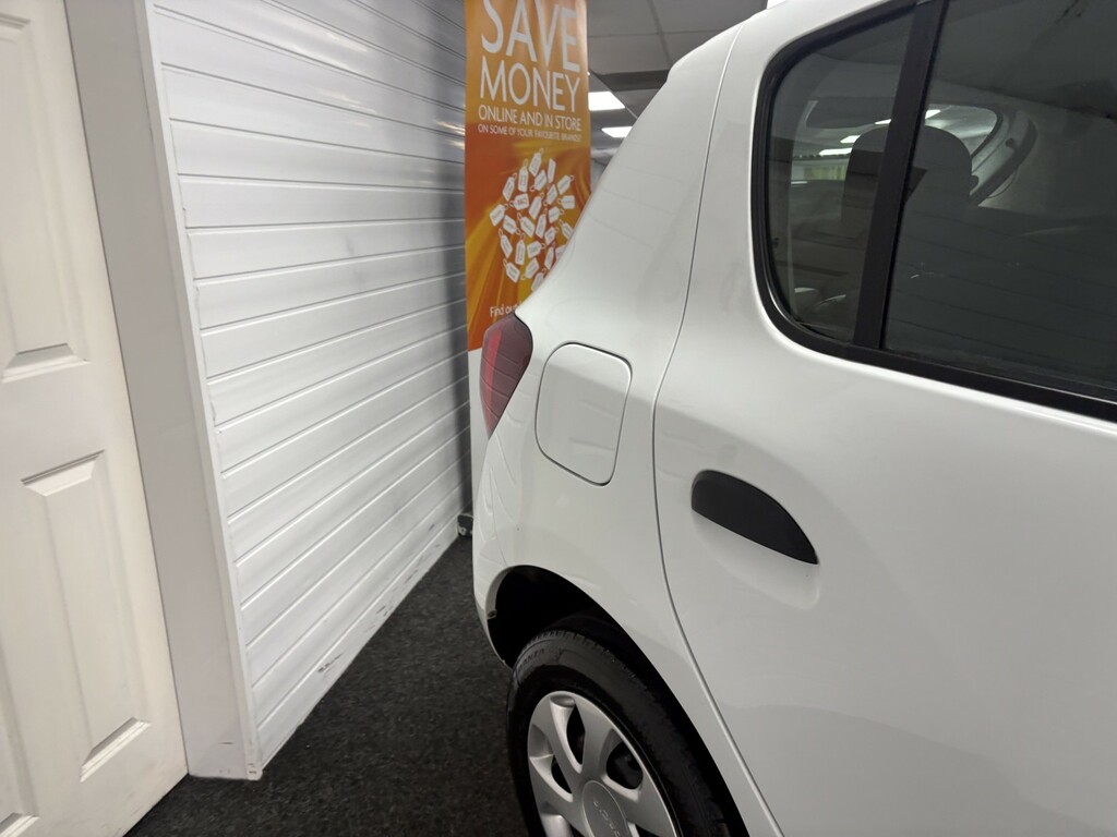Dacia Sandero Essential White #14
