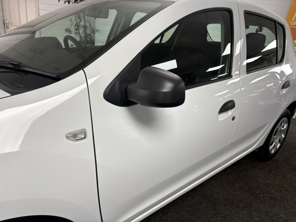 Dacia Sandero Essential White #20