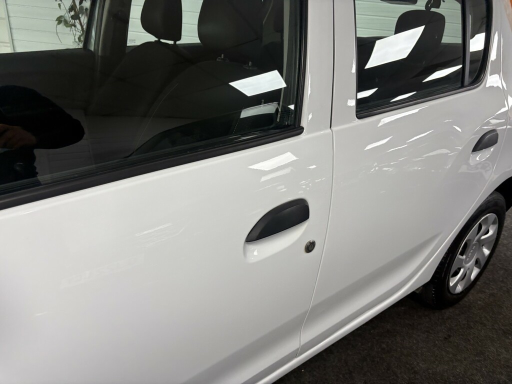 Dacia Sandero Essential White #19