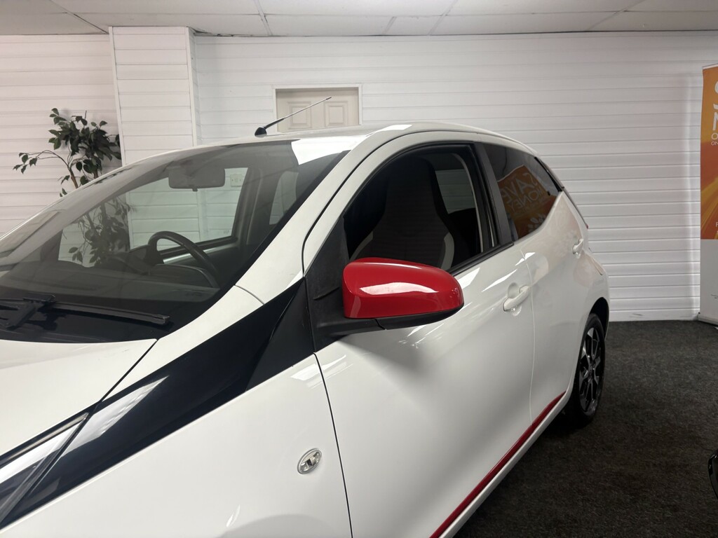 Toyota Aygo Hatchback 1.0 Vvt-i X-trend EX20YDK White #4