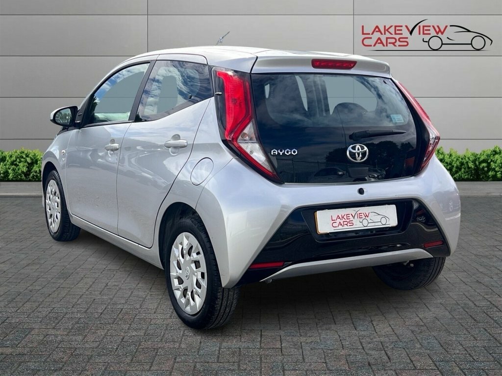 Toyota Aygo 1L X-play FL20FTX Silver #2