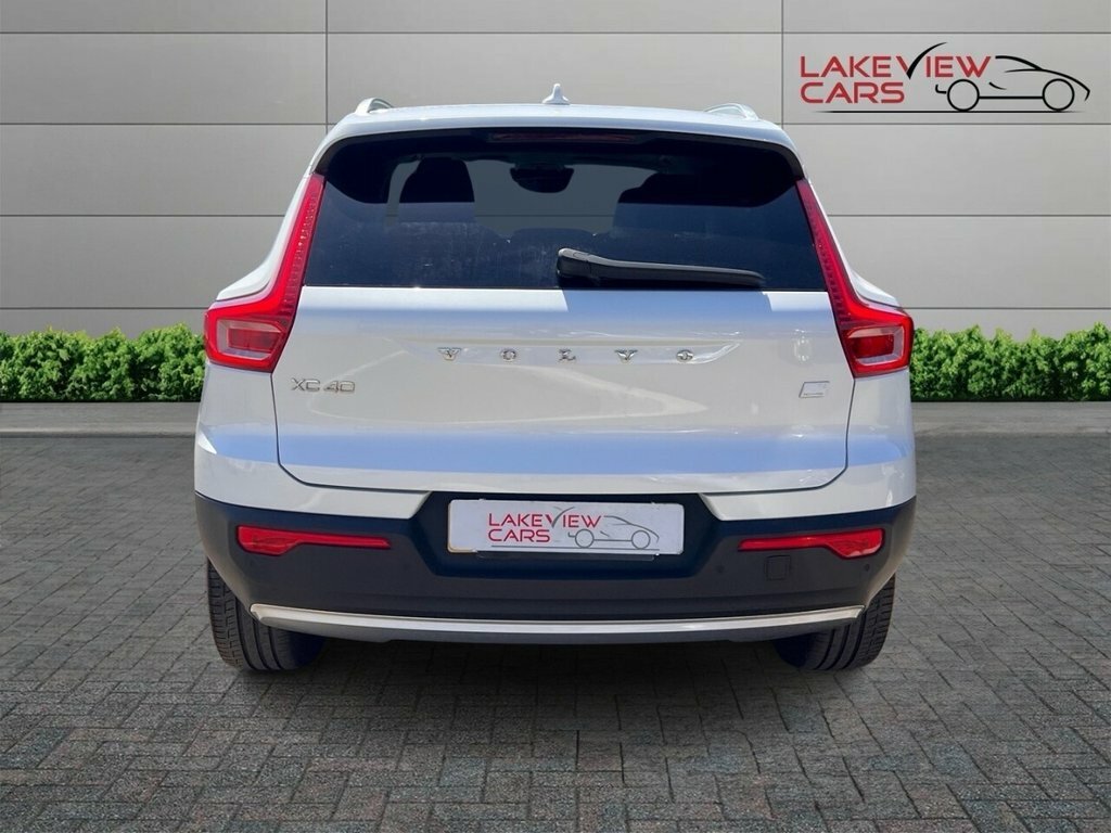 Volvo XC40 1.5L Inscription YX22JUO White #3