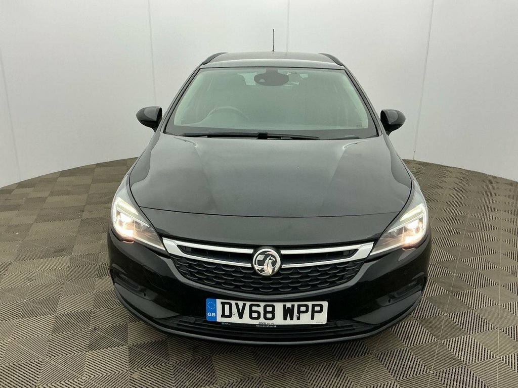 Vauxhall Astra 1.6L Tech Line Nav Black #3