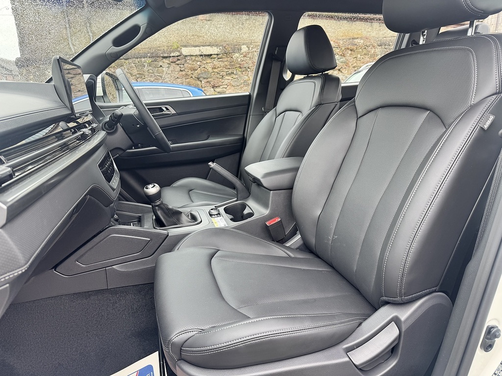 SsangYong Musso 2.2 Double Cab Pick Up Saracen Black #25