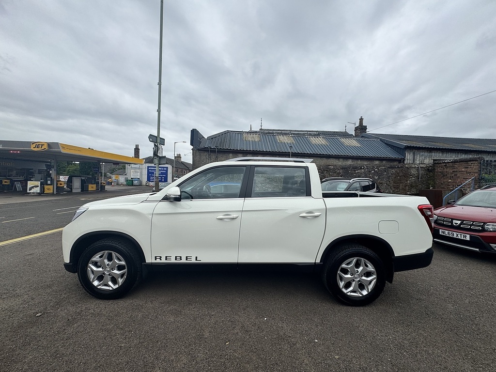 SsangYong Musso 2.2 Double Cab Pick Up Saracen Black #4