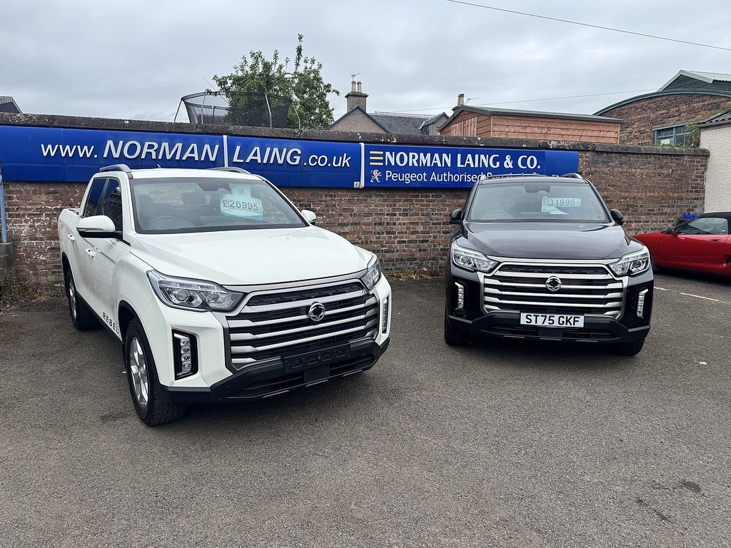 SsangYong Musso 2.2 Double Cab Pick Up Saracen Black #5