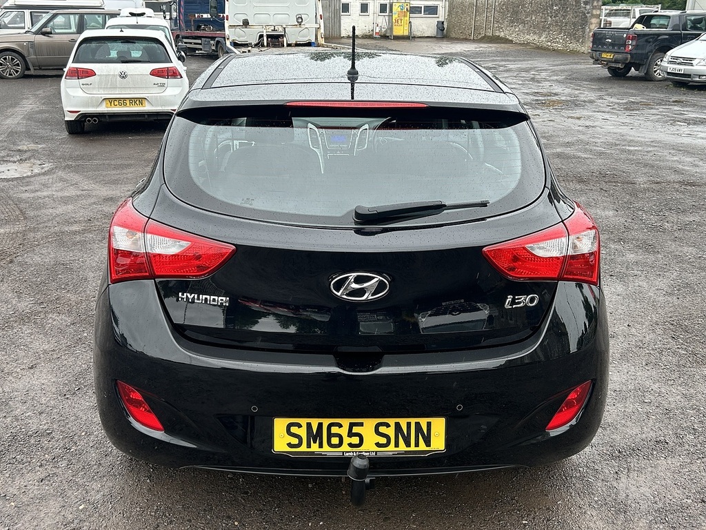 Hyundai I30 1.6 Crdi Blue Drive Se Hatchback Black #4