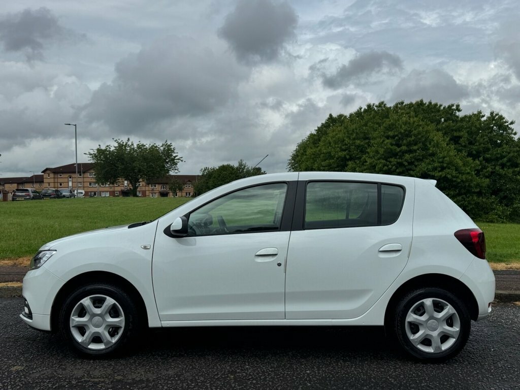 Dacia Sandero 0.9L Comfort White #2
