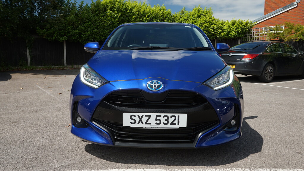 Toyota Yaris Hatchback Red #2