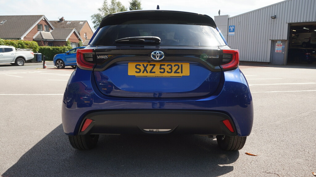 Toyota Yaris Hatchback Red #6