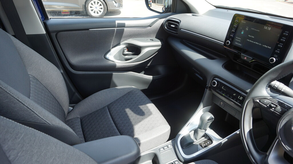 Toyota Yaris Hatchback Red #23