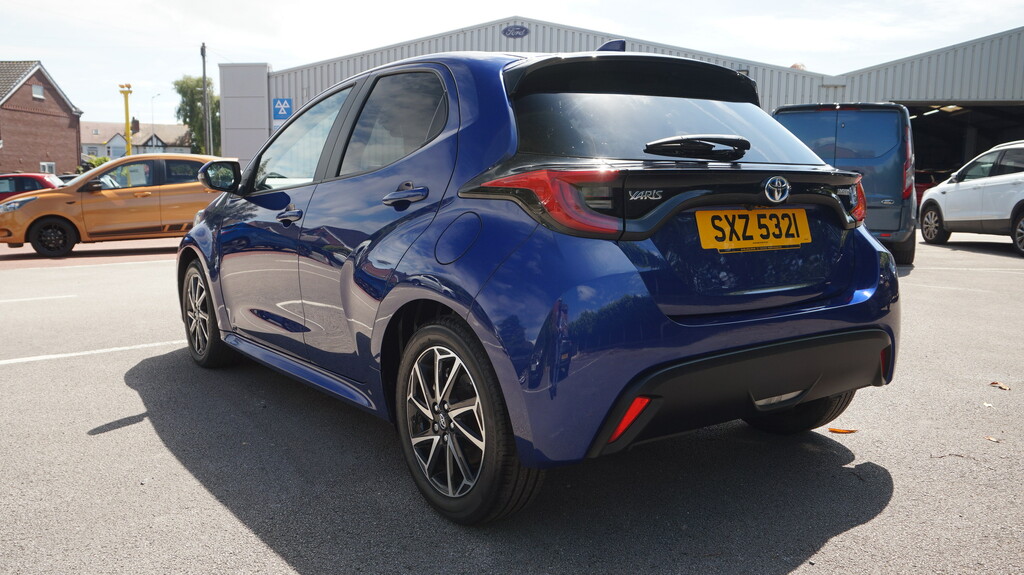 Toyota Yaris Hatchback Red #5