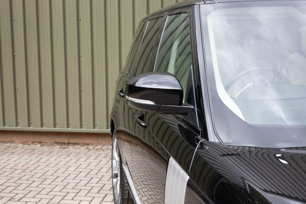 Land Rover Range Rover Westminster Black Red #67