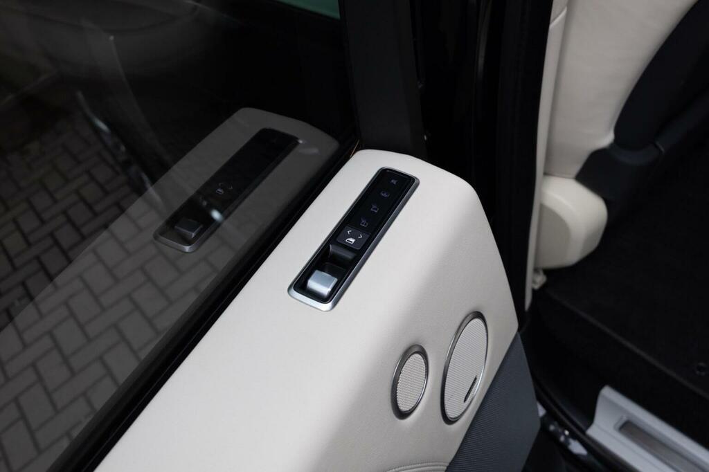 Land Rover Range Rover Westminster Black Red #45