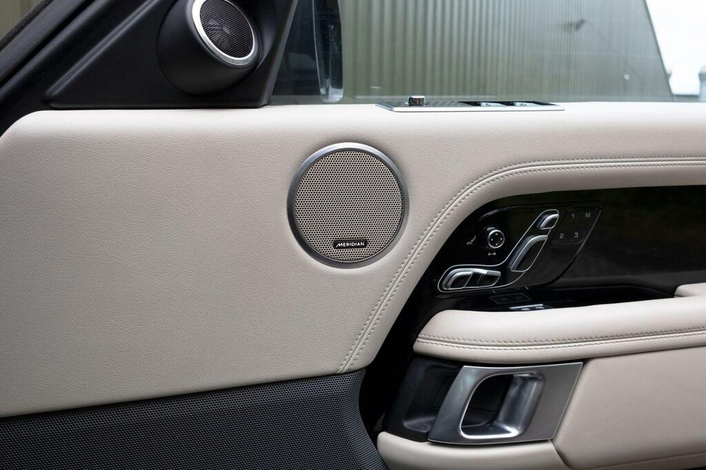 Land Rover Range Rover Westminster Black Red #42