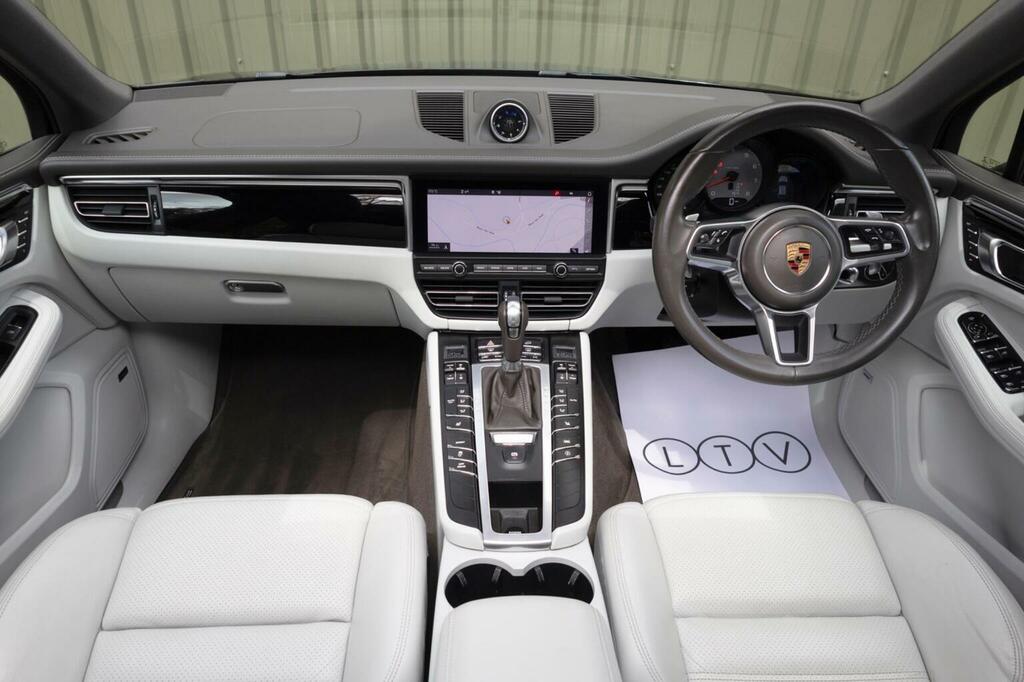 Porsche Macan Turbo Pdk  #98