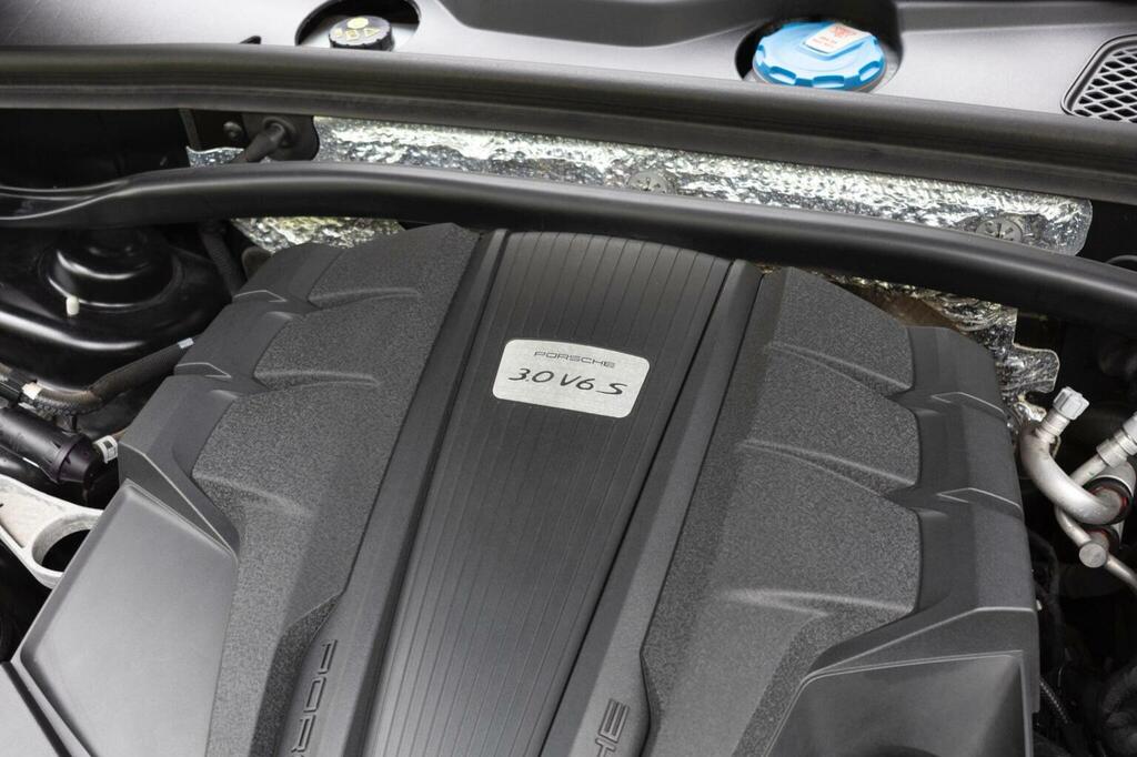 Porsche Macan Turbo Pdk  #94