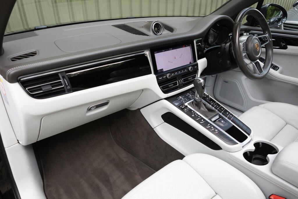 Porsche Macan Turbo Pdk  #19