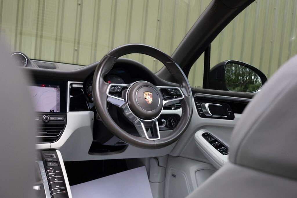 Porsche Macan Turbo Pdk  #139