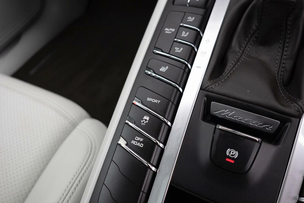Porsche Macan Turbo Pdk  #105