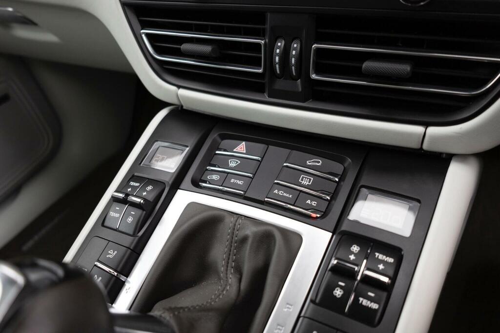 Porsche Macan Turbo Pdk  #30