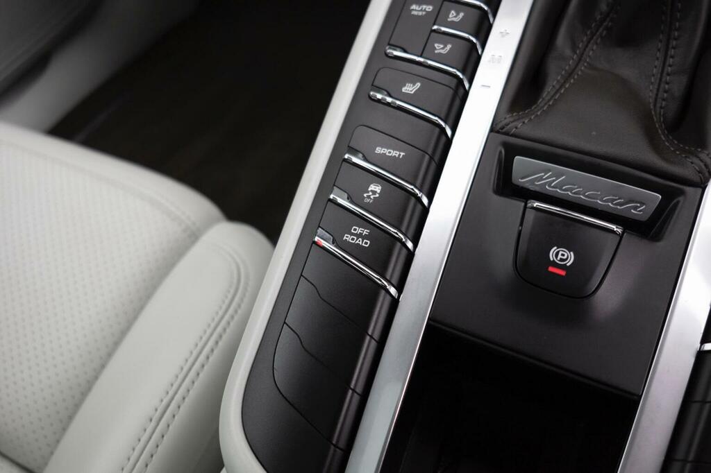 Porsche Macan Turbo Pdk  #103