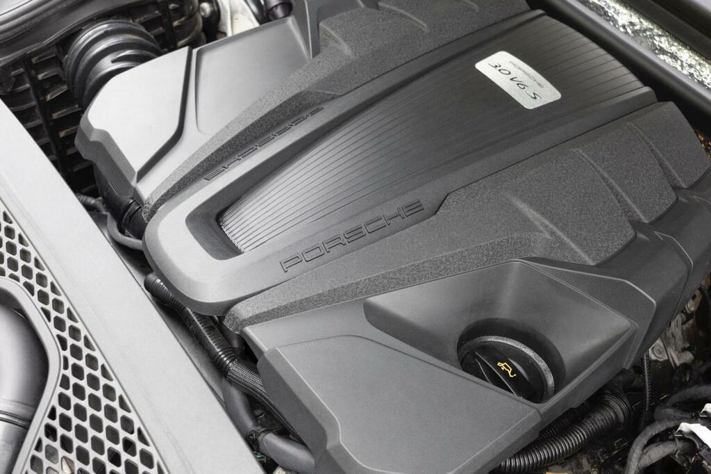 Porsche Macan Turbo Pdk  #93