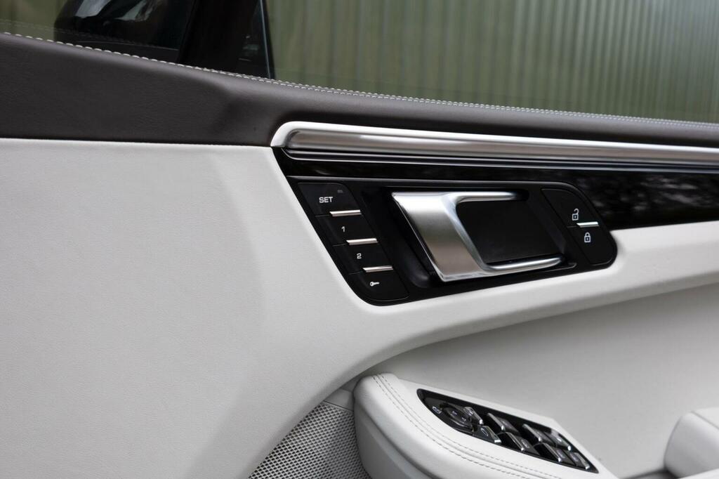 Porsche Macan Turbo Pdk  #35