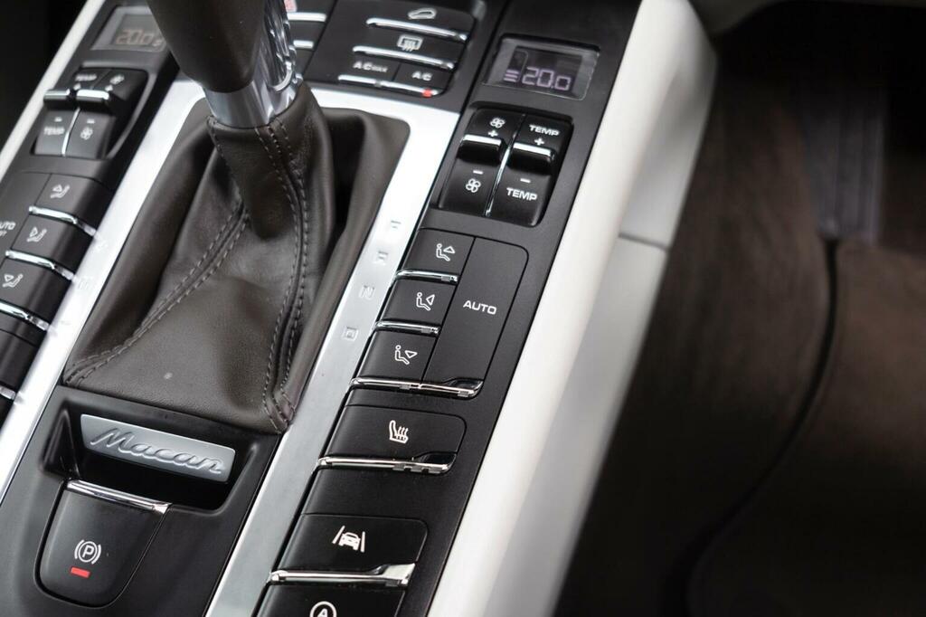 Porsche Macan Turbo Pdk  #32