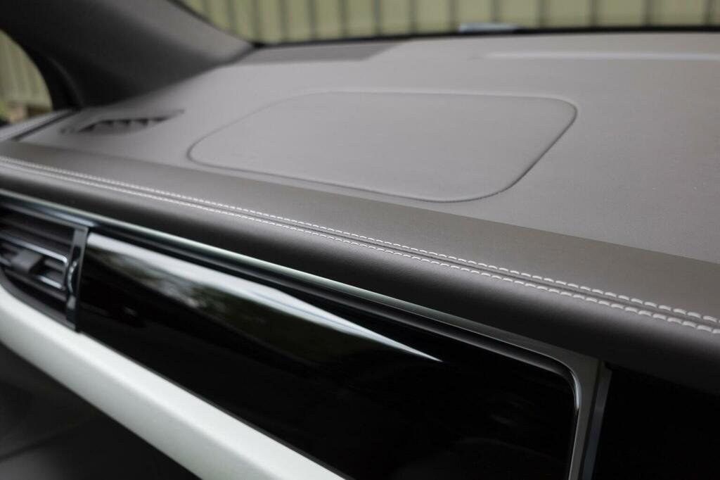 Porsche Macan Turbo Pdk  #65