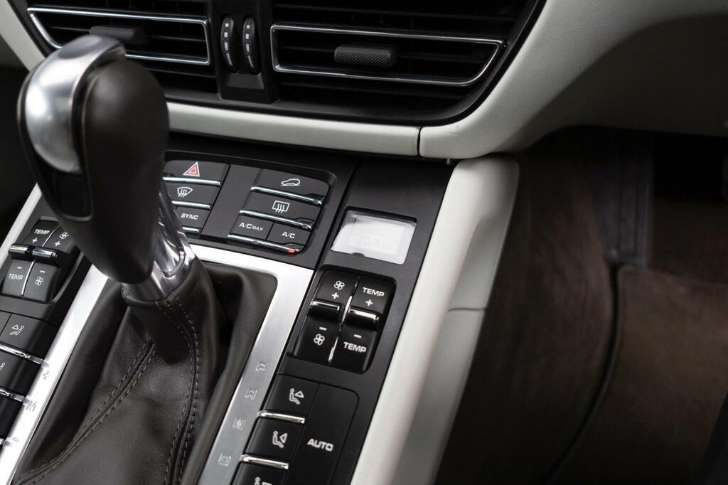 Porsche Macan Turbo Pdk  #31