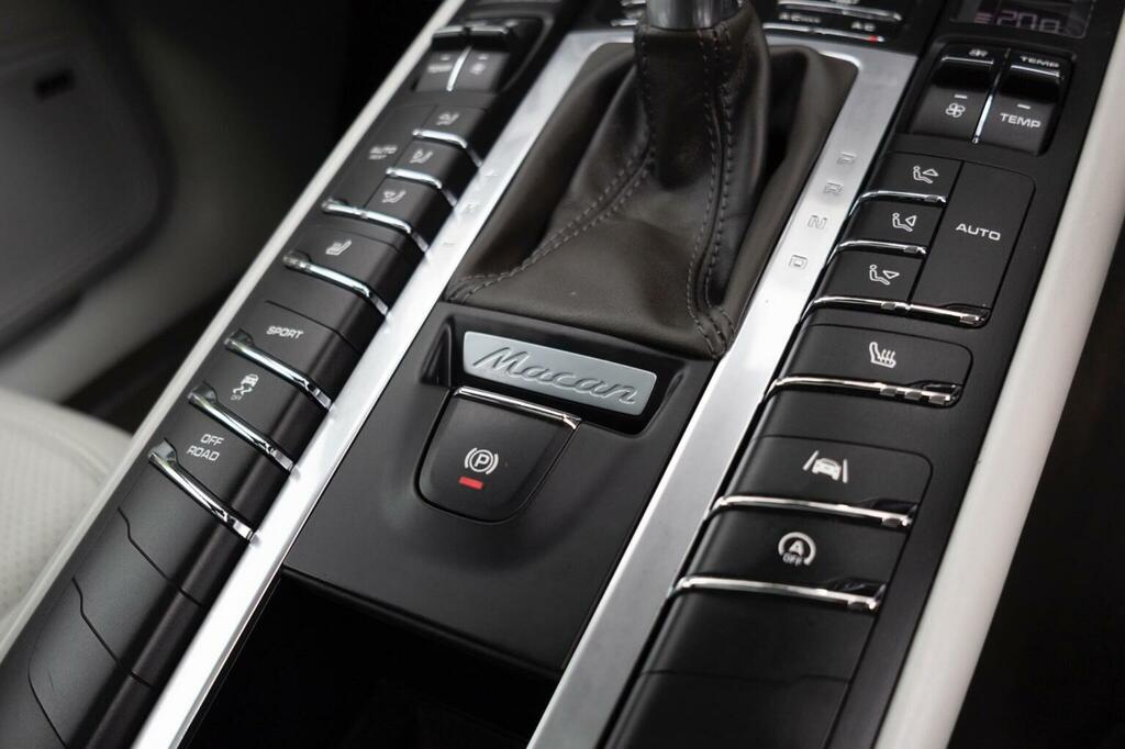 Porsche Macan Turbo Pdk  #152