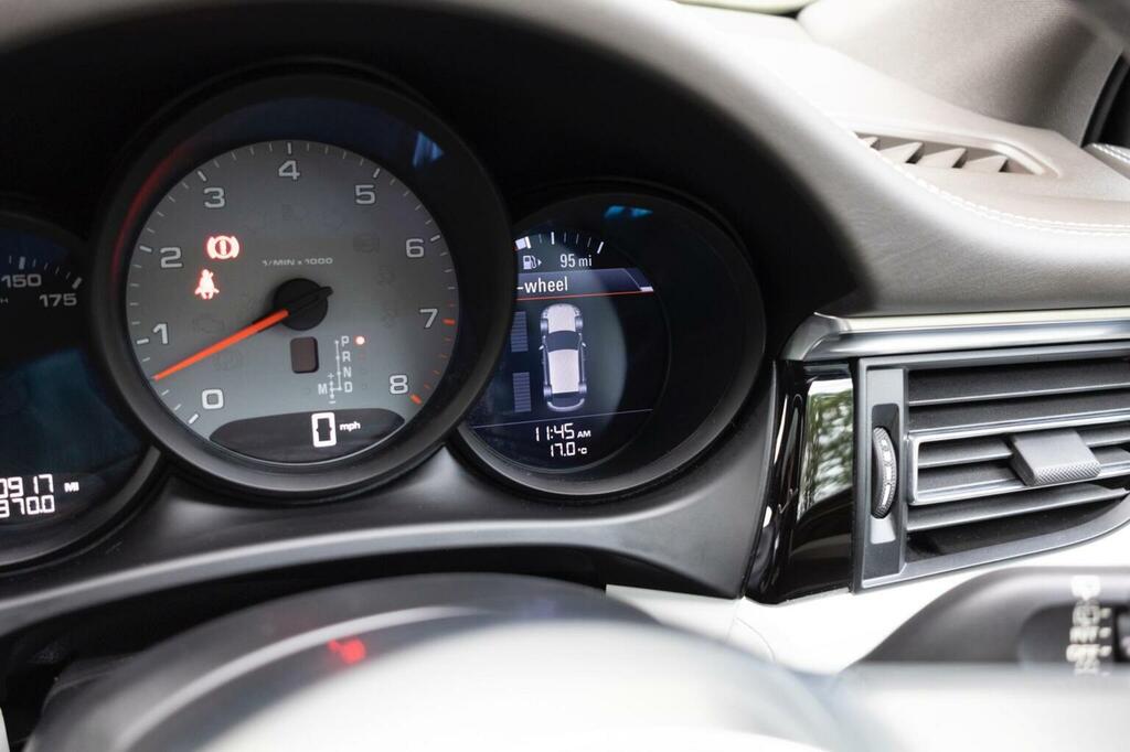 Porsche Macan Turbo Pdk  #137