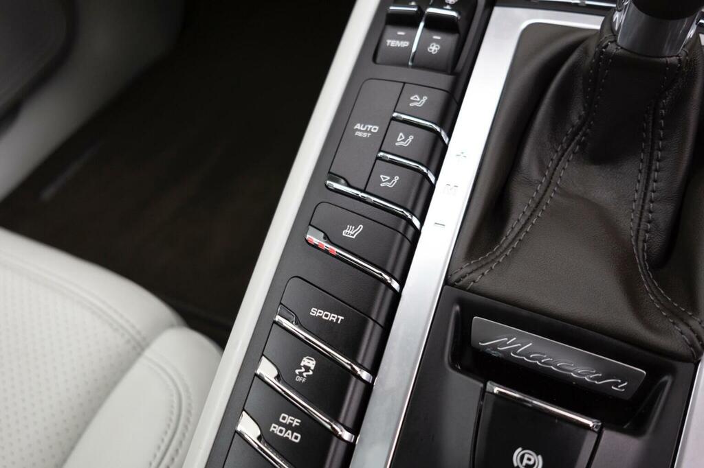 Porsche Macan Turbo Pdk  #107