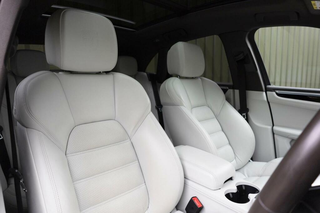 Porsche Macan Turbo Pdk  #14