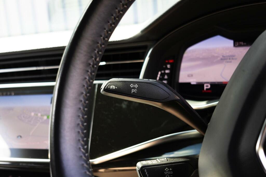 Audi SQ7 4L Vorsprung Black #50