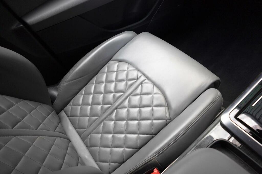 Audi SQ7 4L Vorsprung Black #54
