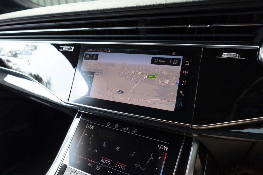 Audi SQ7 4L Vorsprung Black #39