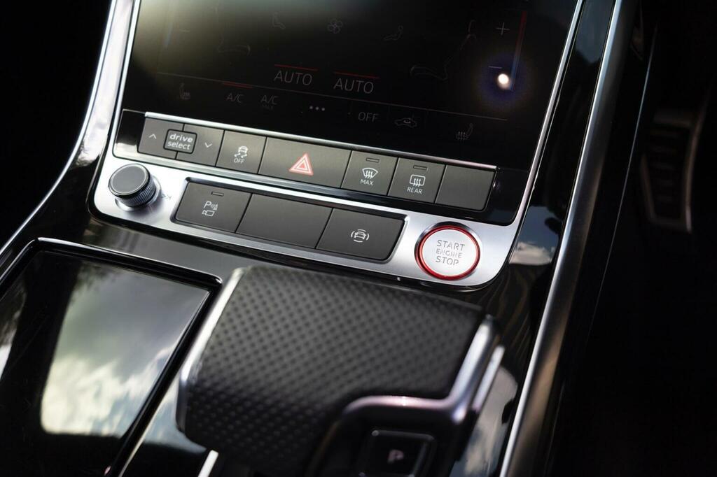 Audi SQ7 4L Vorsprung Black #30