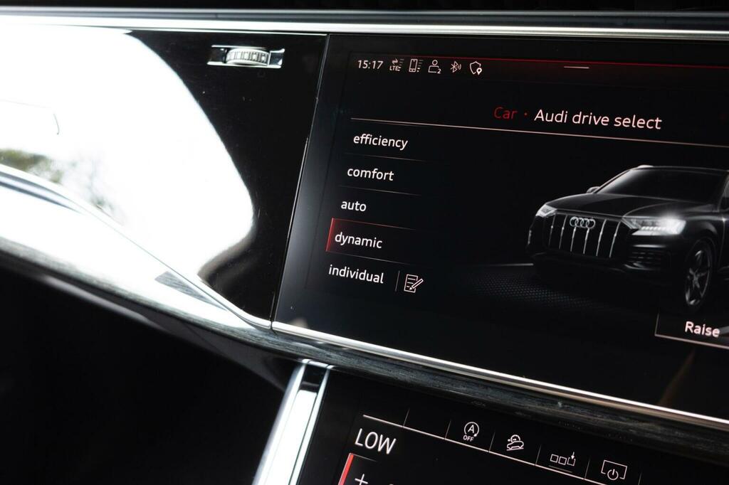 Audi SQ7 4L Vorsprung Black #26