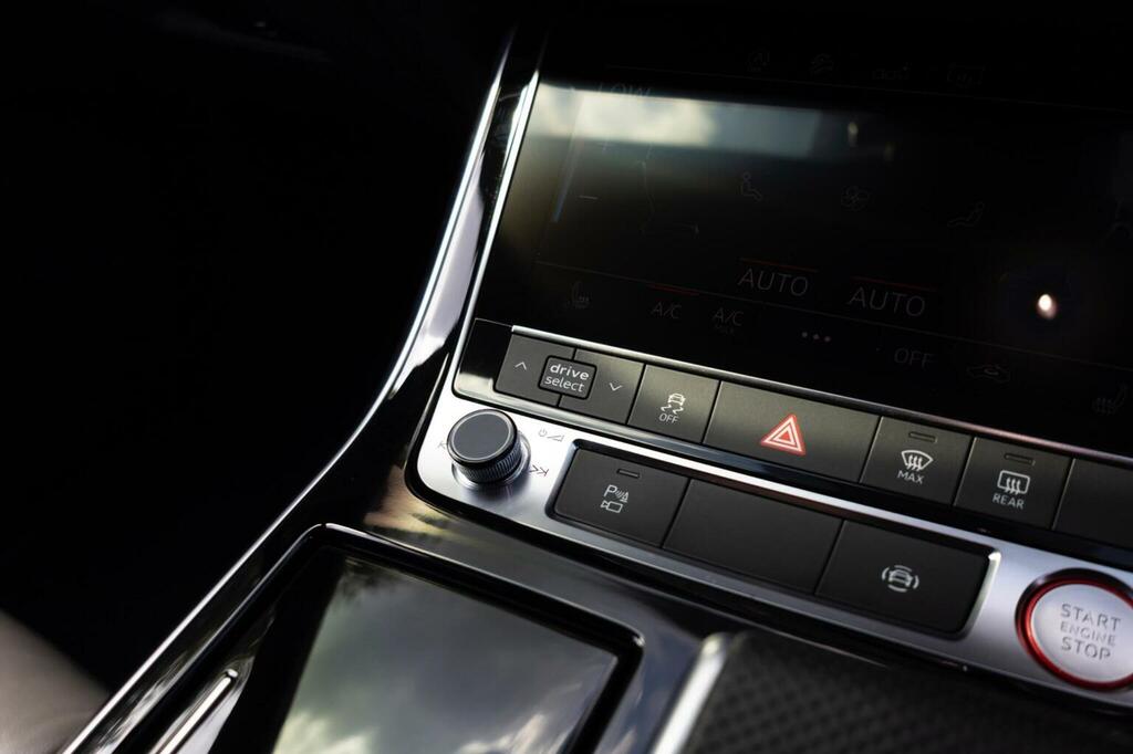 Audi SQ7 4L Vorsprung Black #23