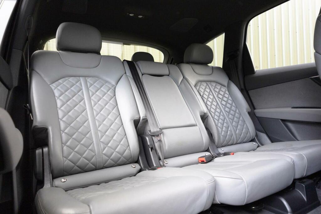 Audi SQ7 4L Vorsprung Black #92