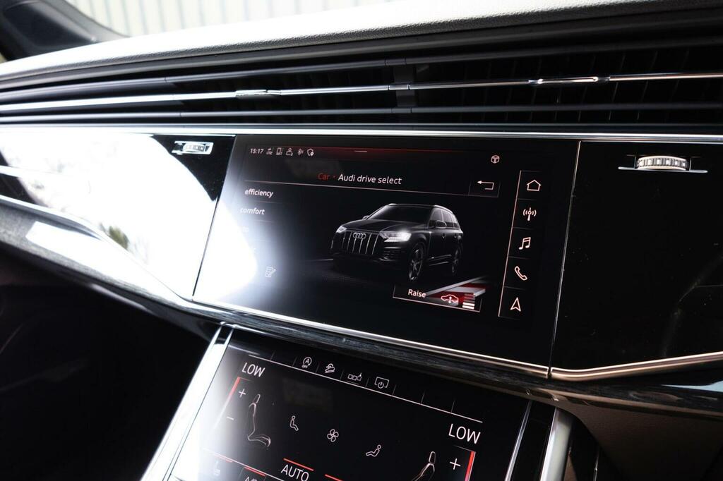 Audi SQ7 4L Vorsprung Black #24