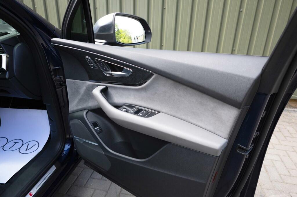 Audi SQ7 4L Vorsprung Black #61