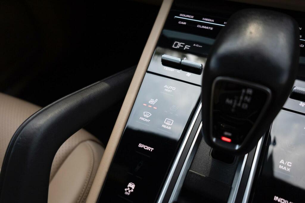 Porsche Cayenne Cayenne V8 T Black #22